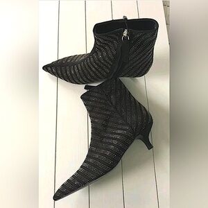 🆕 Zara booties black/Crystal,  geometric pattern detail/Midi heel 🖤🩶